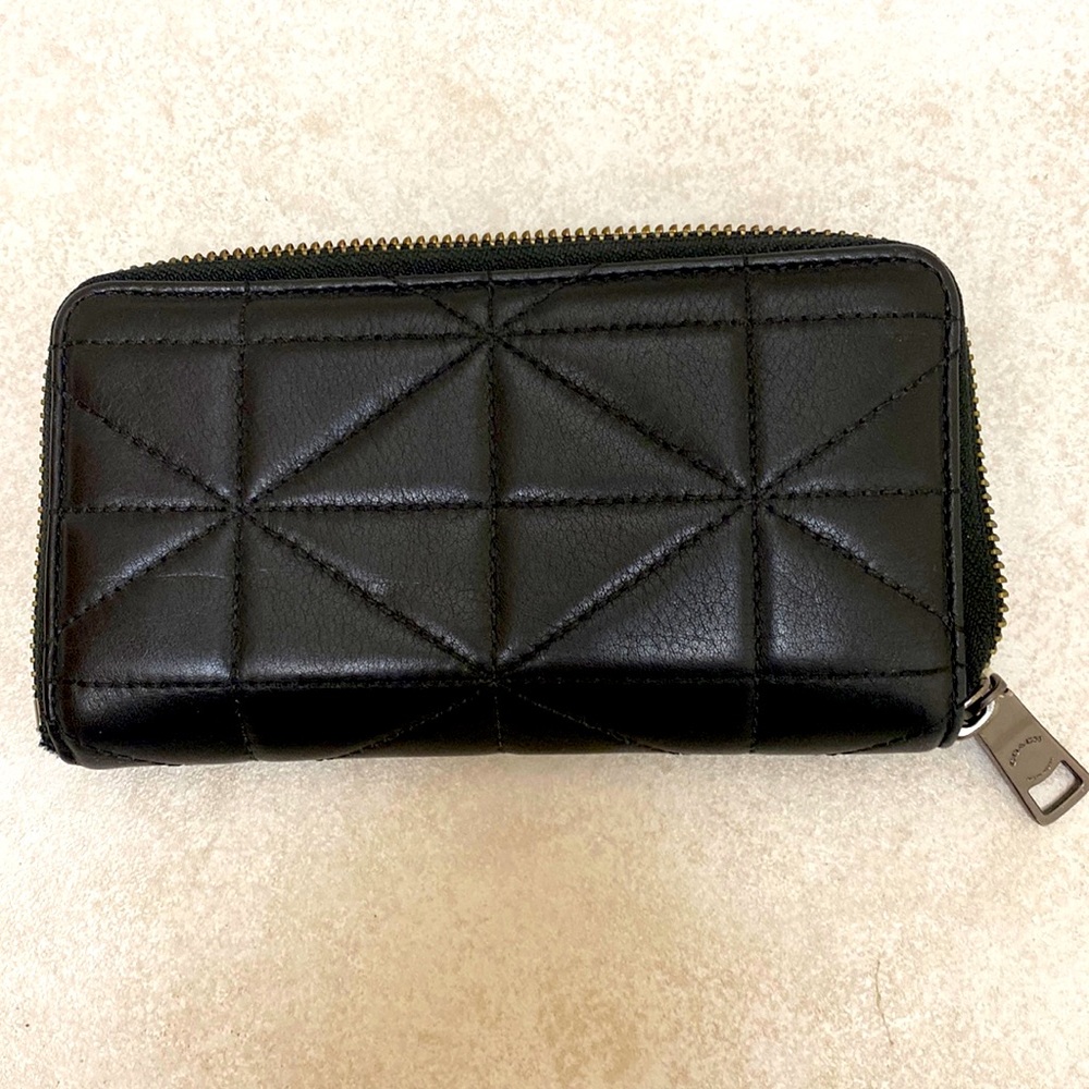 Coach wallet bought originally from paris only wear once